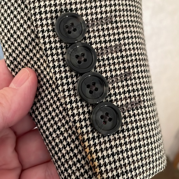 Nautica black and white houndstooth men’s suit jacket . Size 42R. 6 pockets - Picture 5 of 15